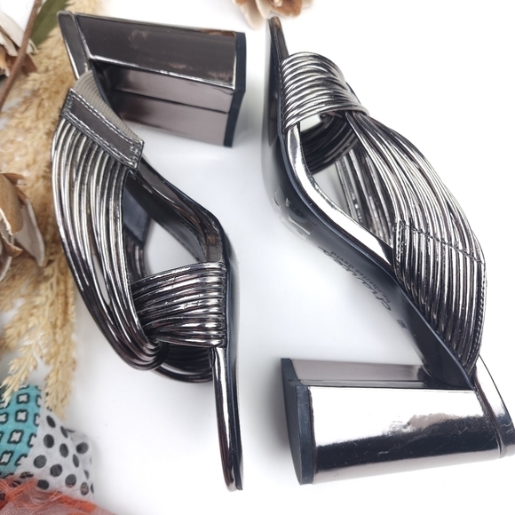 Charles by Charles David Silver Block Heel Mules Sz 8m - Picture 1 of 9